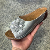 2025 Summer New Large-Size Lady Thick-Soled Sandals Help Flowers Decorated With Ultra-Light Polyurethane Soles HZ0115